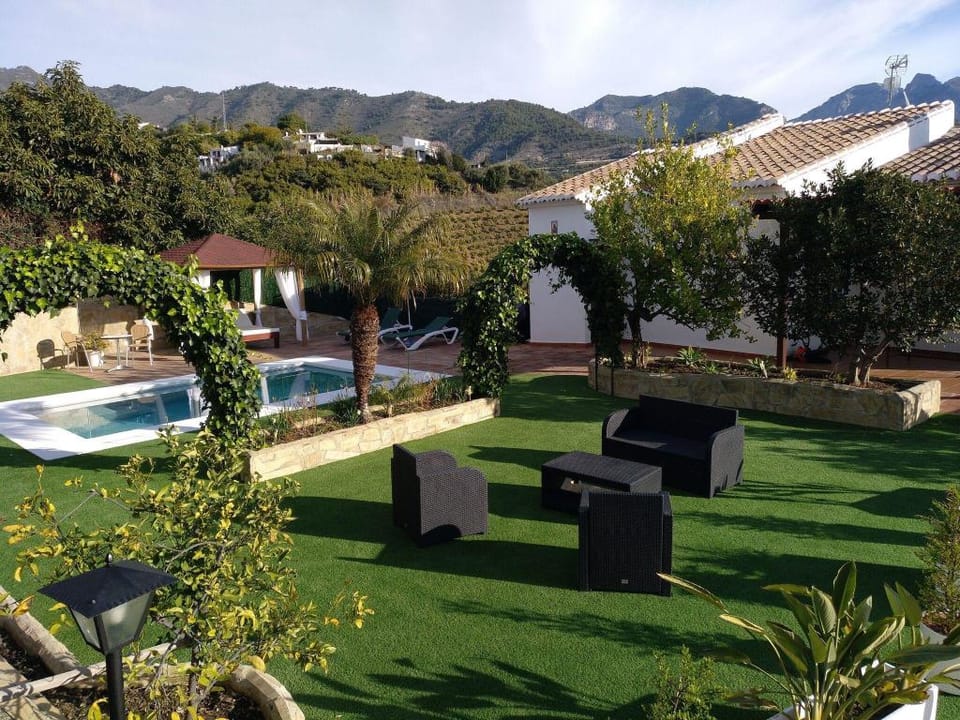 Lopera Cave Apartment with View Villa in Axarquía