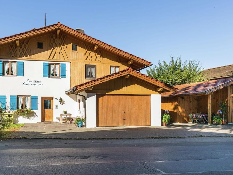 Landliche Ferienwohnung, Bad Bayersoien Apartment in Tyrol