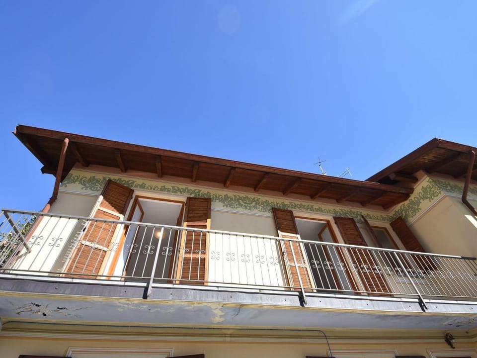 Spacious Retreat in Cannero Apartment in Cannero Riviera