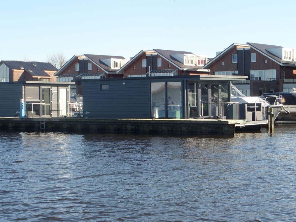 Luxury Houseboat Getaway Docked boat in North Holland (province)