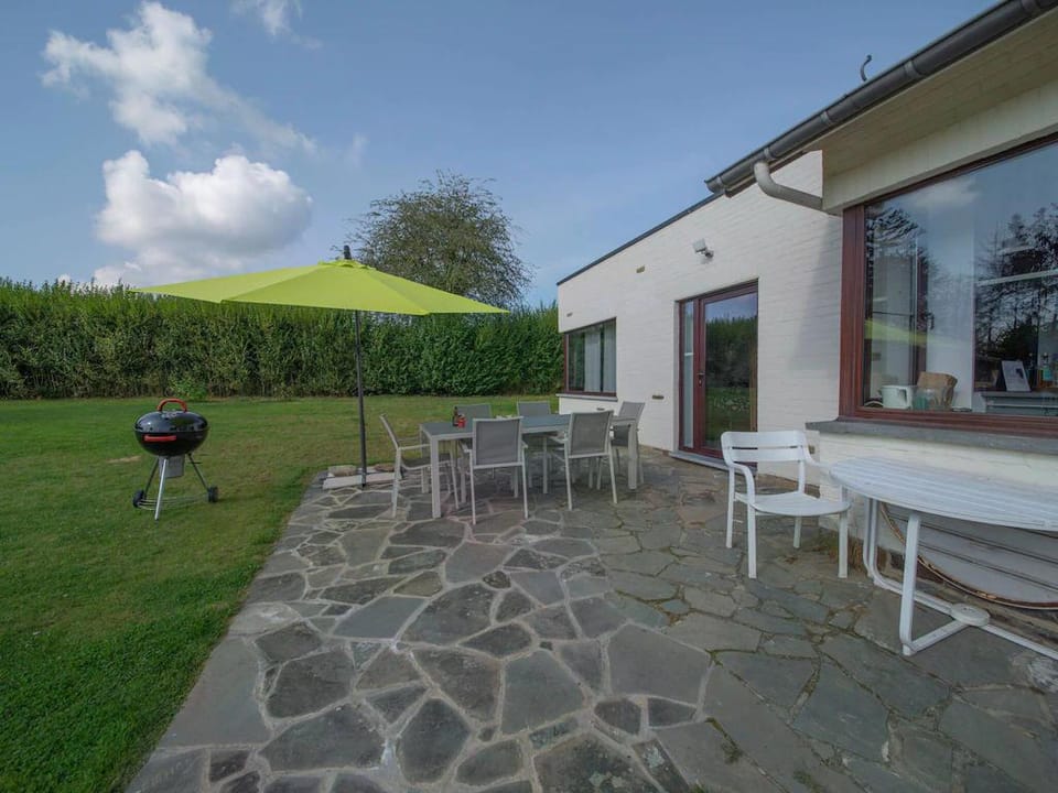 The Waltz of the Chickadees in Somme Leuze Vacation rental in Wallonia, Belgium