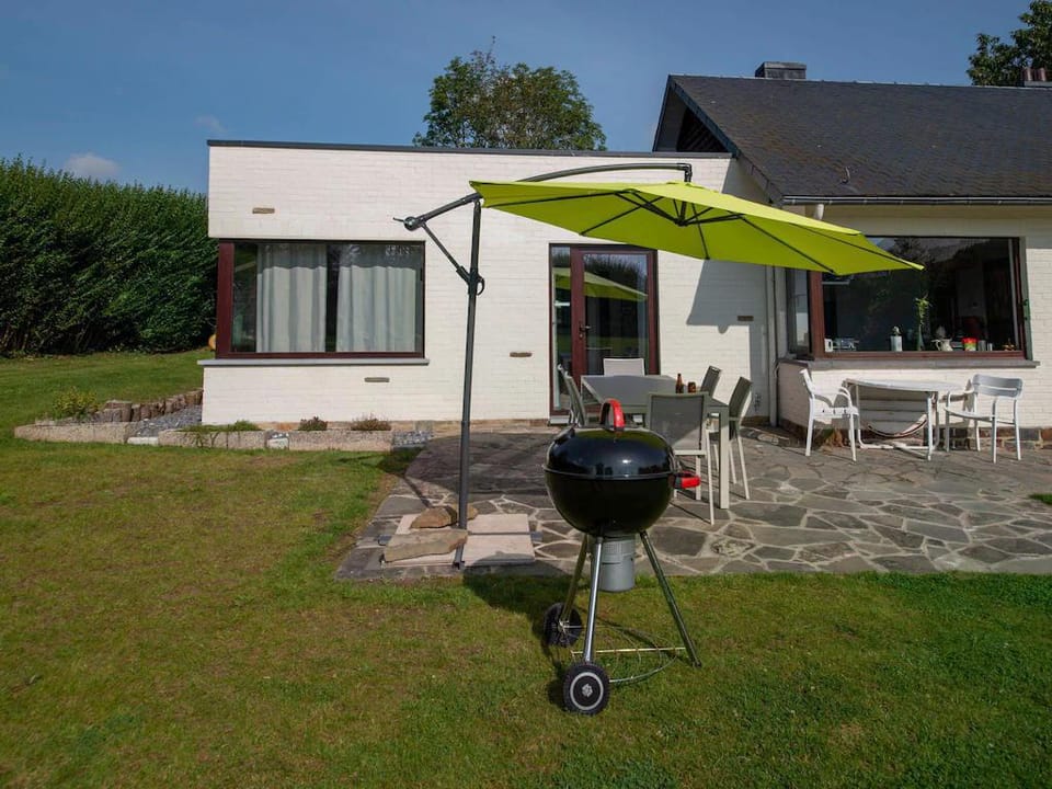 The Waltz of the Chickadees in Somme Leuze Vacation rental in Wallonia, Belgium