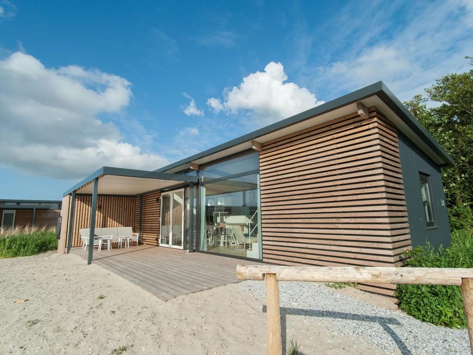 Stunning home in Hollum w/  Vacation rental in Friesland, Netherlands