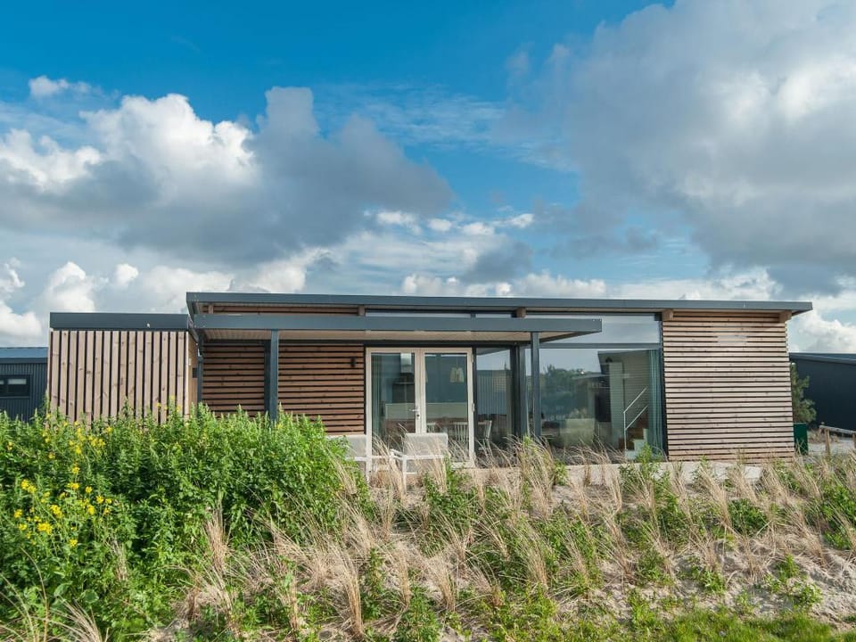 Stunning home in Hollum w/  Vacation rental in Friesland, Netherlands