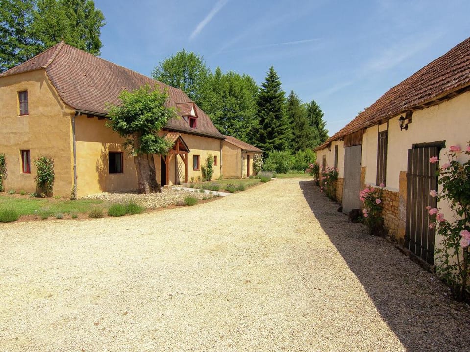 Cozy Cottage Retreat in Vezac Vacation rental in Occitanie