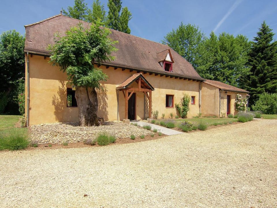 Cozy Cottage Retreat in Vezac Vacation rental in Occitanie