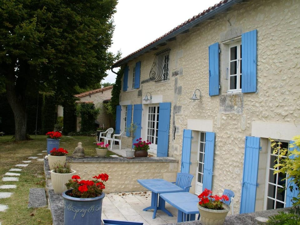 Holiday Home in Lusignac with Private Pool Vacation rental in Nouvelle-Aquitaine