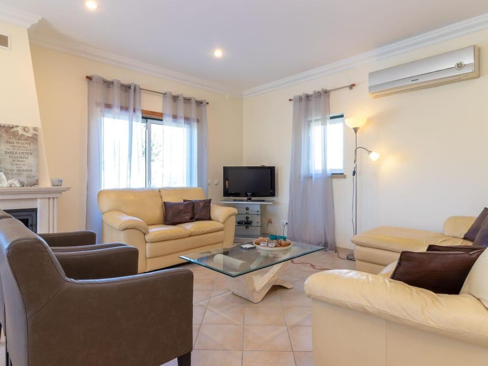 Luxury villa in Albufeira with heated private pool Villa in Guia