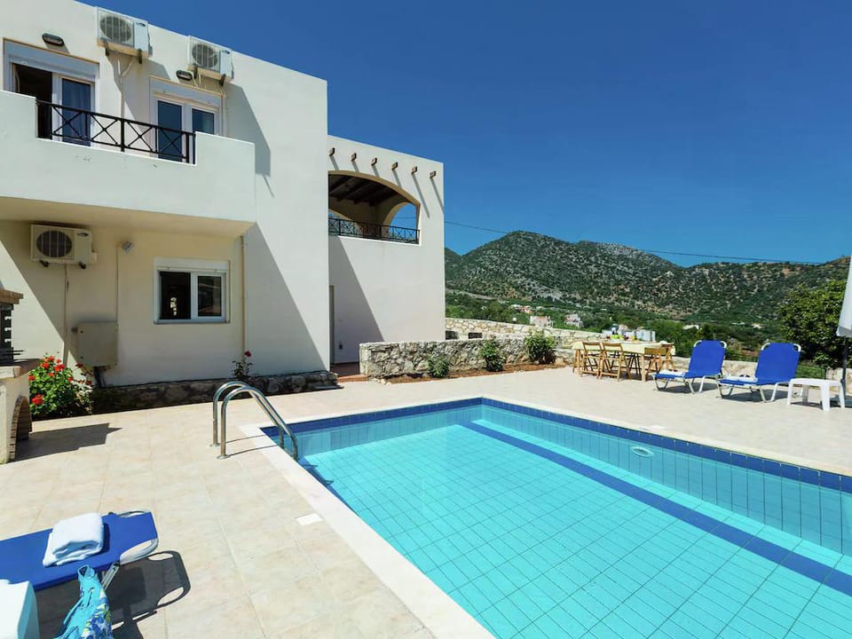 Stunning villa in Bali with private pool Villa in Crete