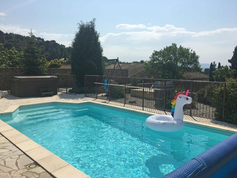Montbrun Vineyard Escape Villa in Occitanie