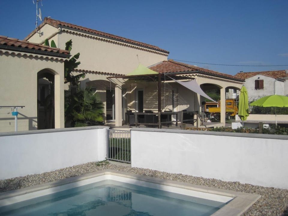 Modern holiday home with heated pool Vacation rental in Provence-Alpes-Côte d'Azur