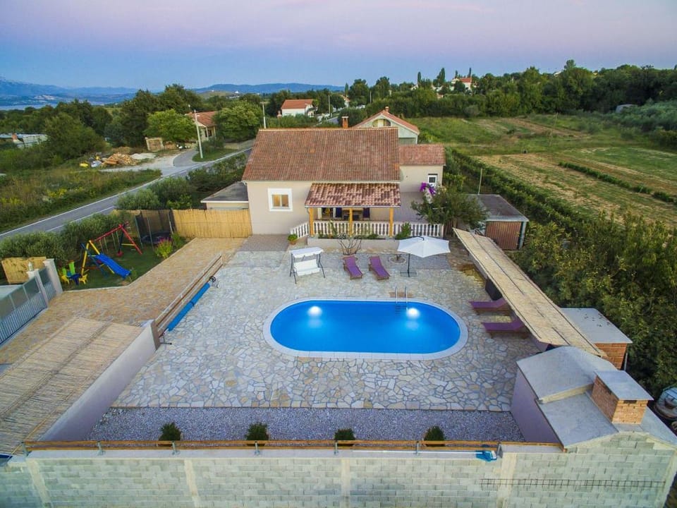 Holiday Home near Zadar with Private Pool Vacation rental in Šibenik-Knin County, Croatia