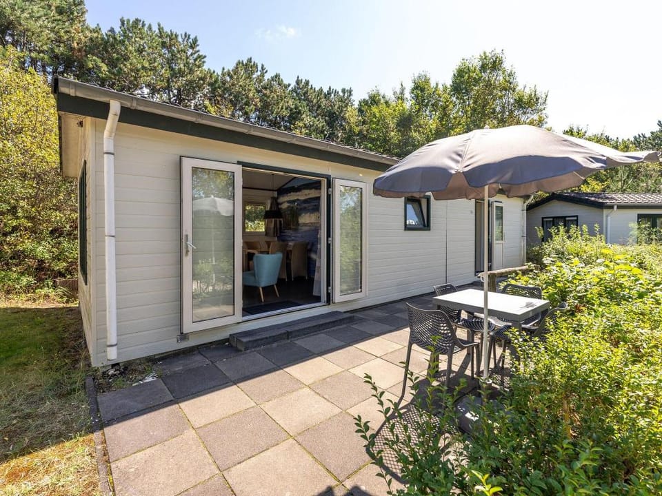 Chalet in Netherlands with Open Garden Vacation rental in Egmond aan Zee