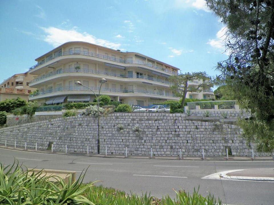 Contemporary Apartment in Antibes with Terrace Apartment in Antibes