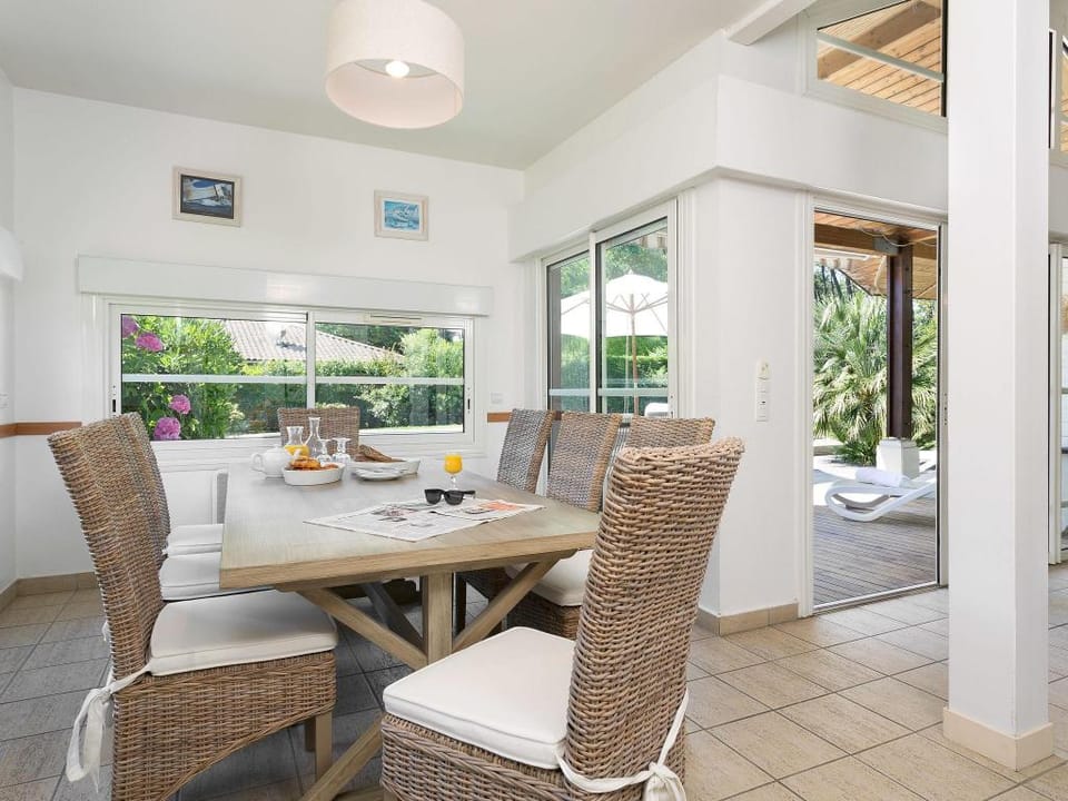 Villa in France with Private Pool Villa in Moliets-et-Maa