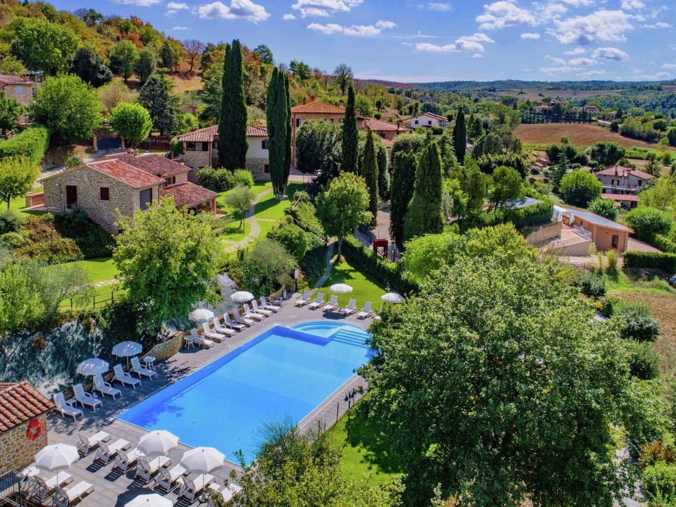 Farmhouse Umbria-Tuscany with Pool Vacation rental in Umbria