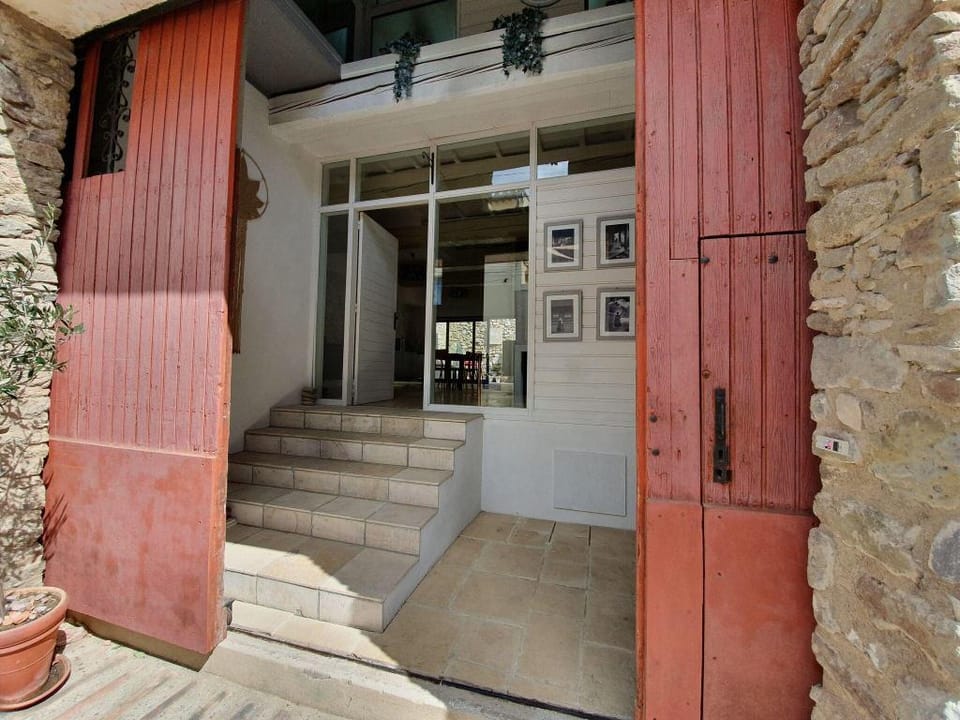 Olonzac Escape Pool  Charm Vacation rental in Occitanie