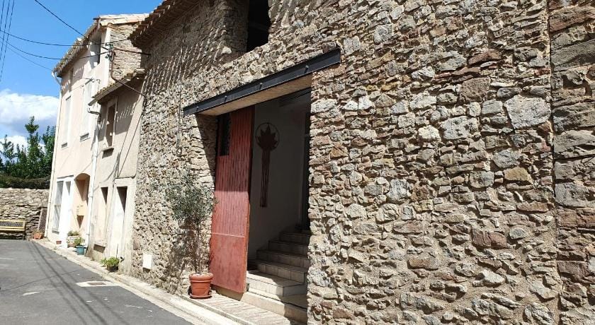 Olonzac Escape Pool  Charm Vacation rental in Occitanie