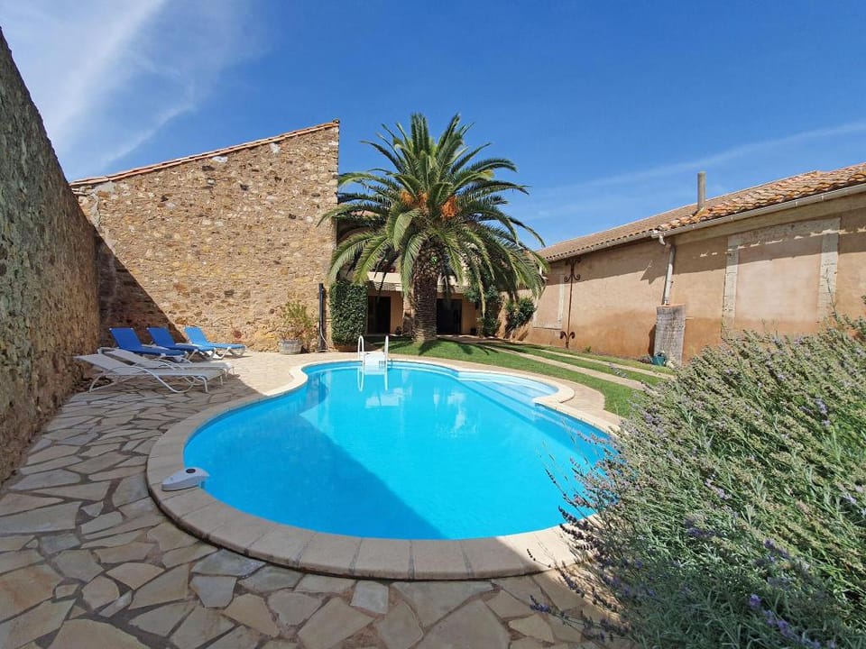 Stay, Saint-Andre-de-Roquelongue Villa in Occitanie