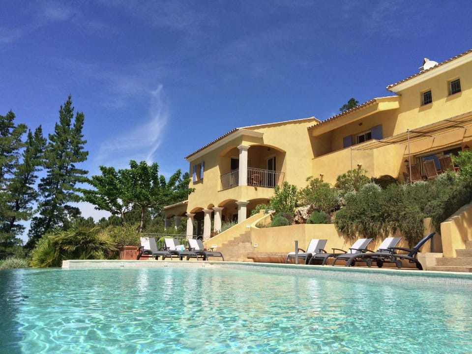 Villa in Le Muy with Private Pool and Lake Villa in French Riviera