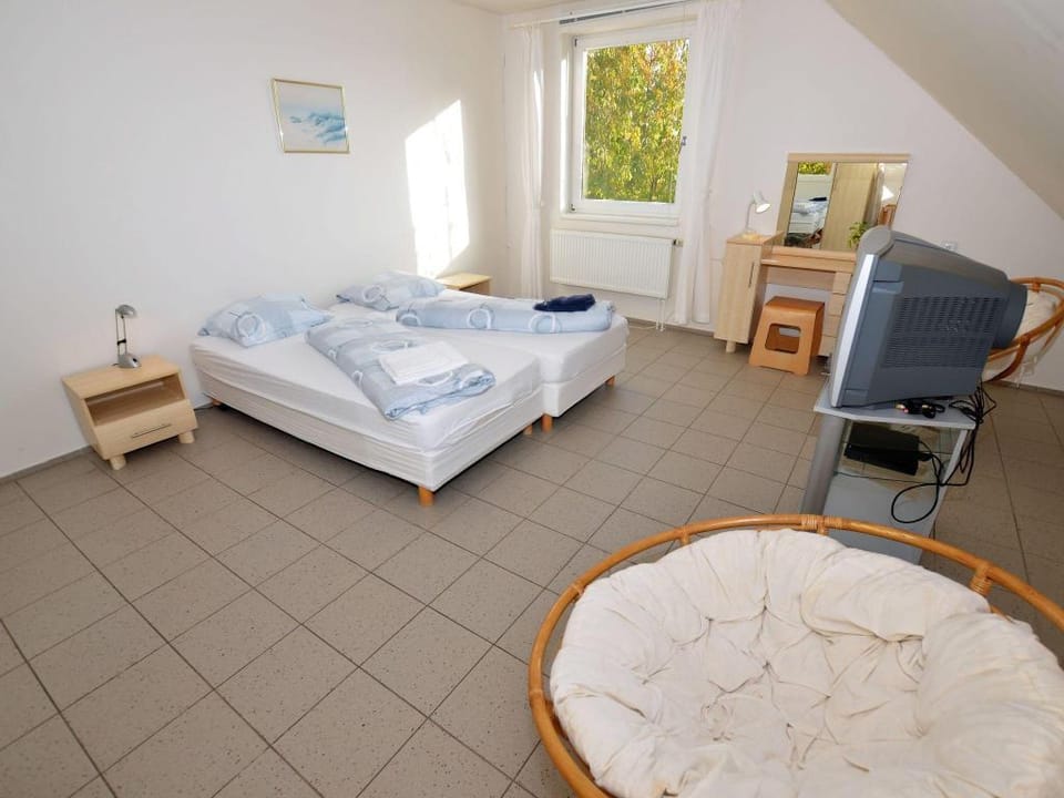 Amazing villa in Královéhradecký kraj w/  Villa in Lower Silesian Voivodeship