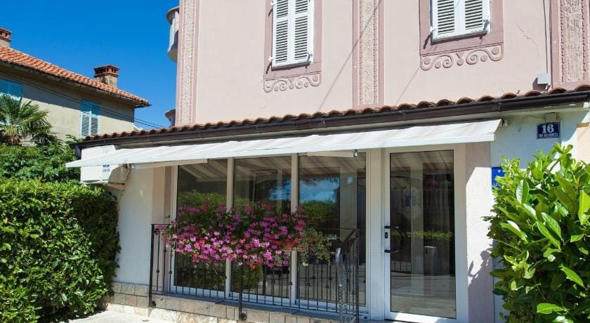 Apartment in Malinska near the Sea Apartment in Primorje-Gorski Kotar County