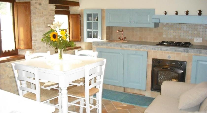 Charming Hillside Escape Apartment in Marche