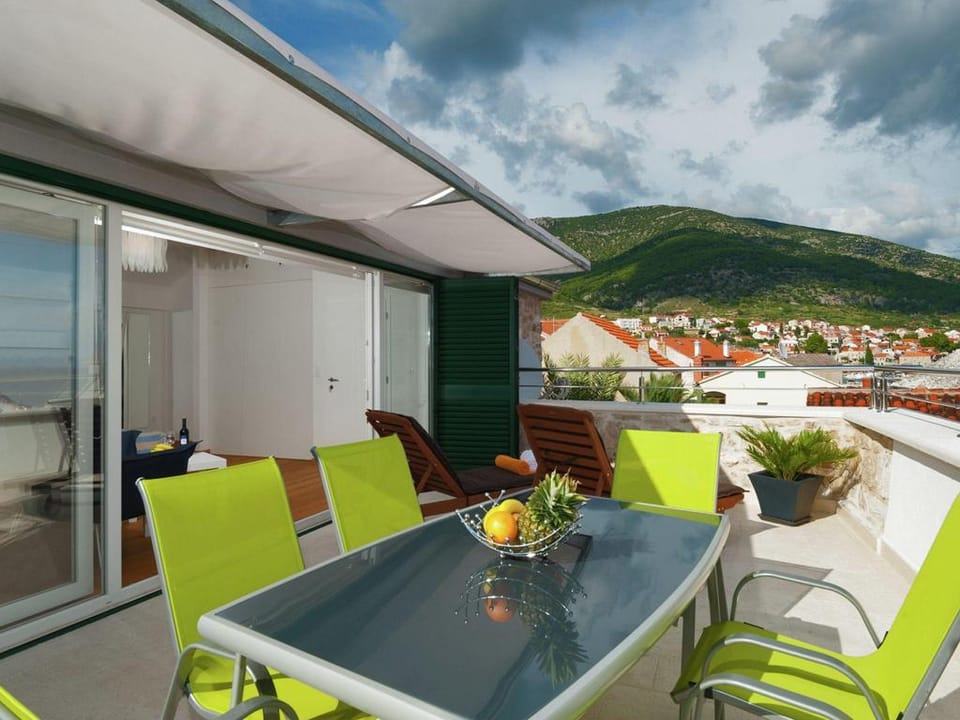 Villa in Bol with Pool and Sea View Villa in Bol