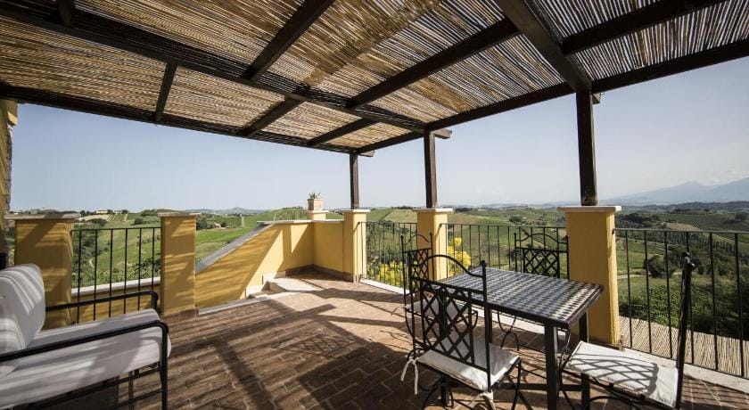 Hillside Comfort with Sauna Apartment in Marche