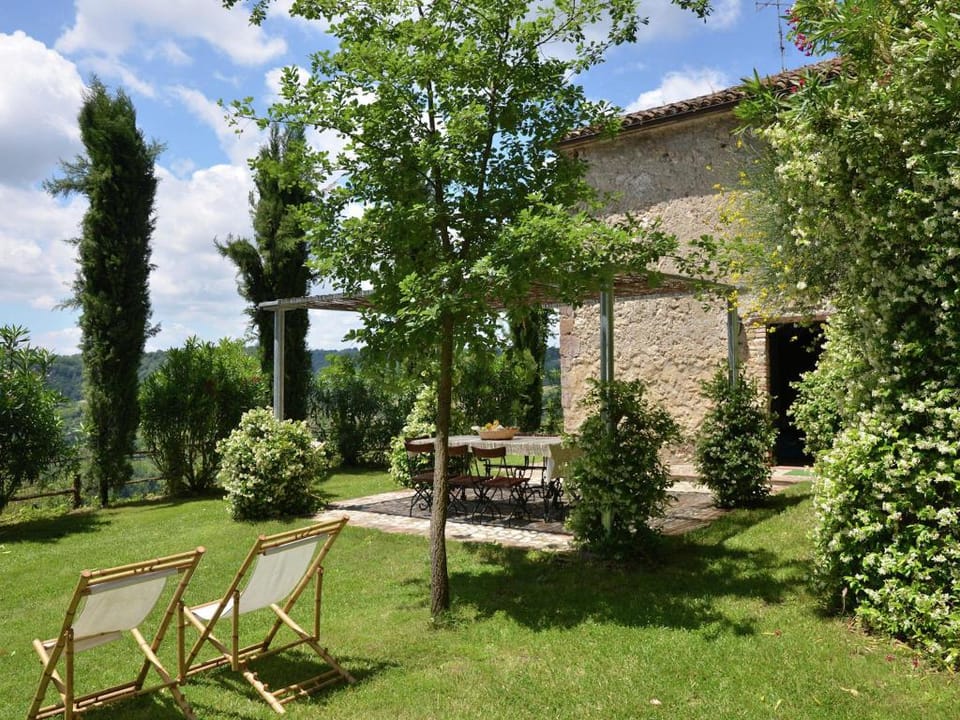 Villa in Rome with Pool  Garden Villa in Umbria