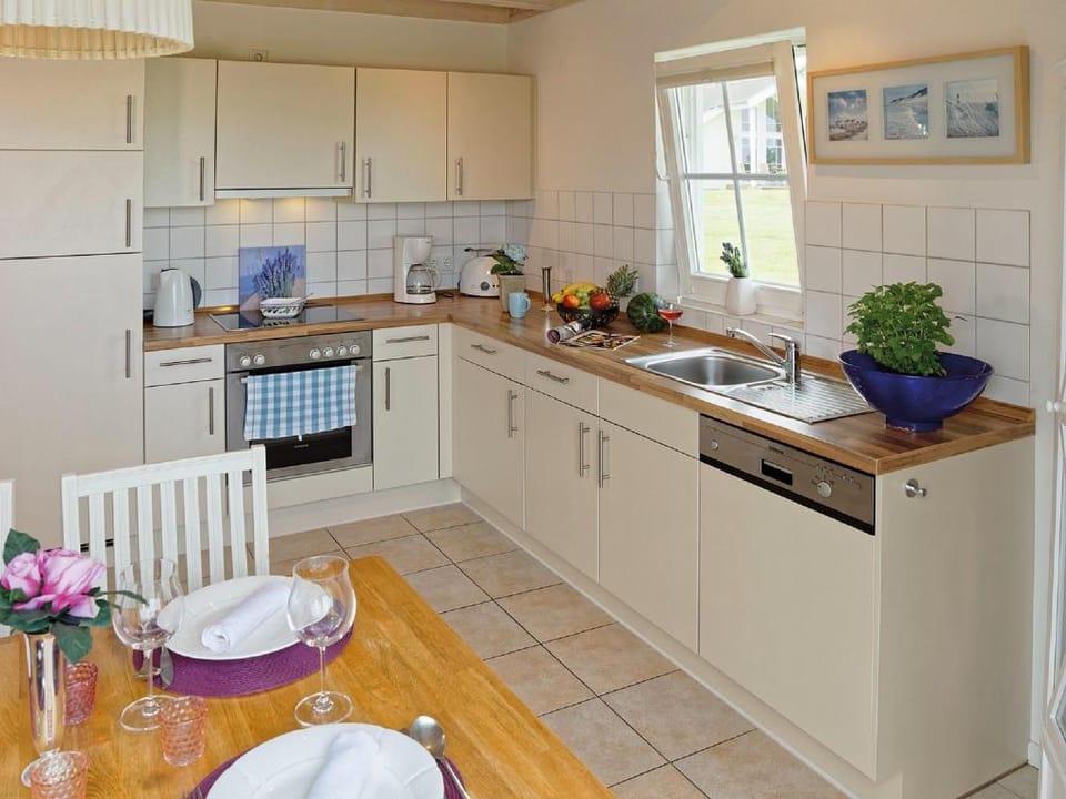 Bungalow by the Sea with Sauna in Germany Vacation rental in Sierksdorf