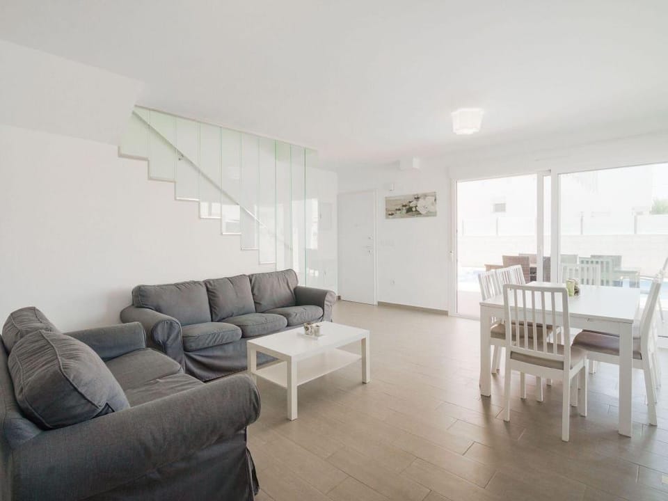 Sunny Villa with Private Pool Villa in Alacantí