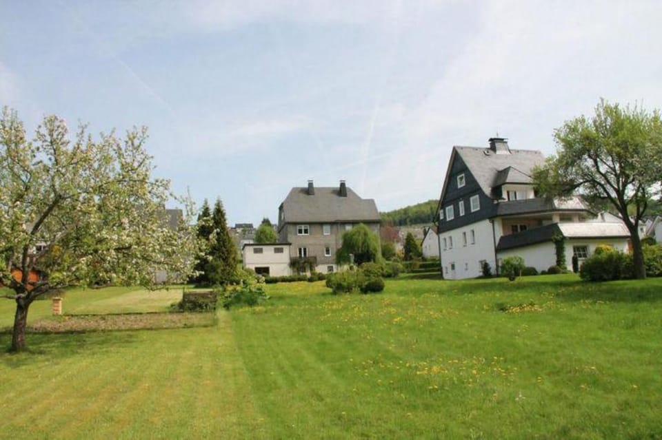 Luxurioses Ferienhaus in Waldnahe in Winterberg Vacation rental in Winterberg