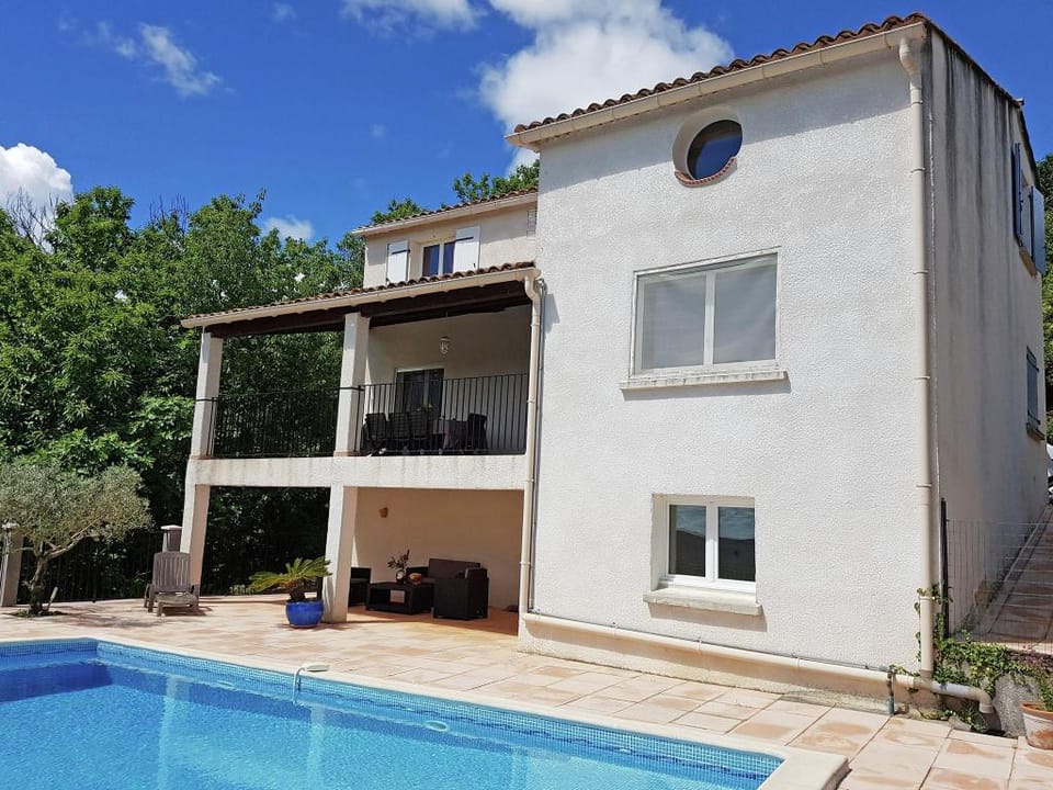 Courry Views Pool  Nature Villa in Auvergne-Rhône-Alpes