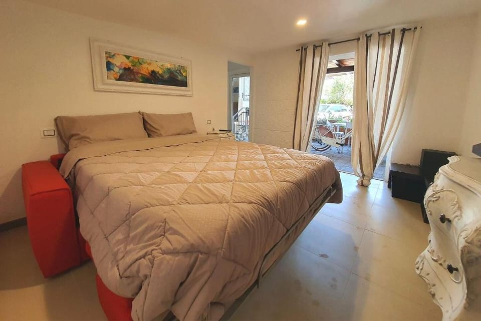 Marina di Pietrasanta casina  con porticato Vacation rental in Pietrasanta