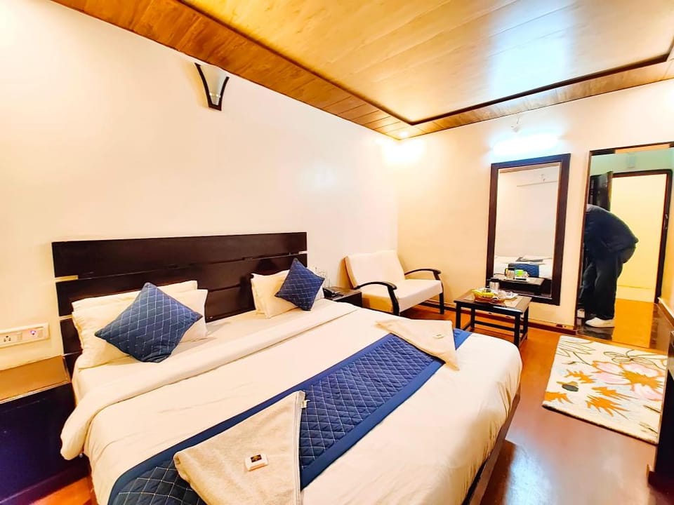 Goroomgo Hidden Chalet Mall Road Nainital - A Luxury Premium Boutique Stay Hotel in Uttarakhand