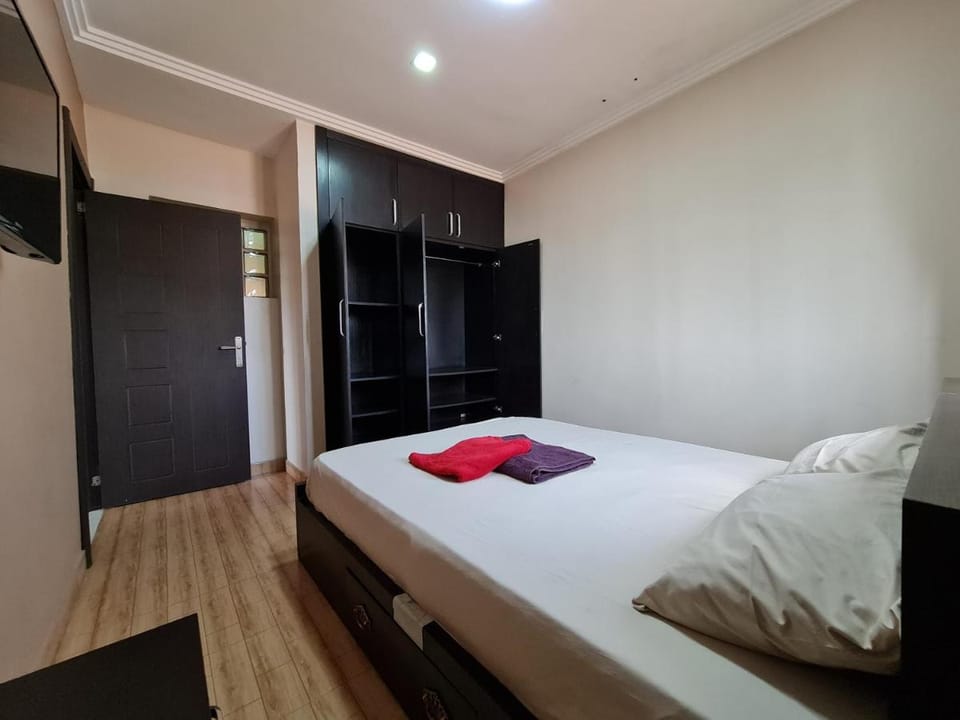 Lovely 3-Bedroom around Ogba, ikeja, Lagos. Vacation rental in Lagos