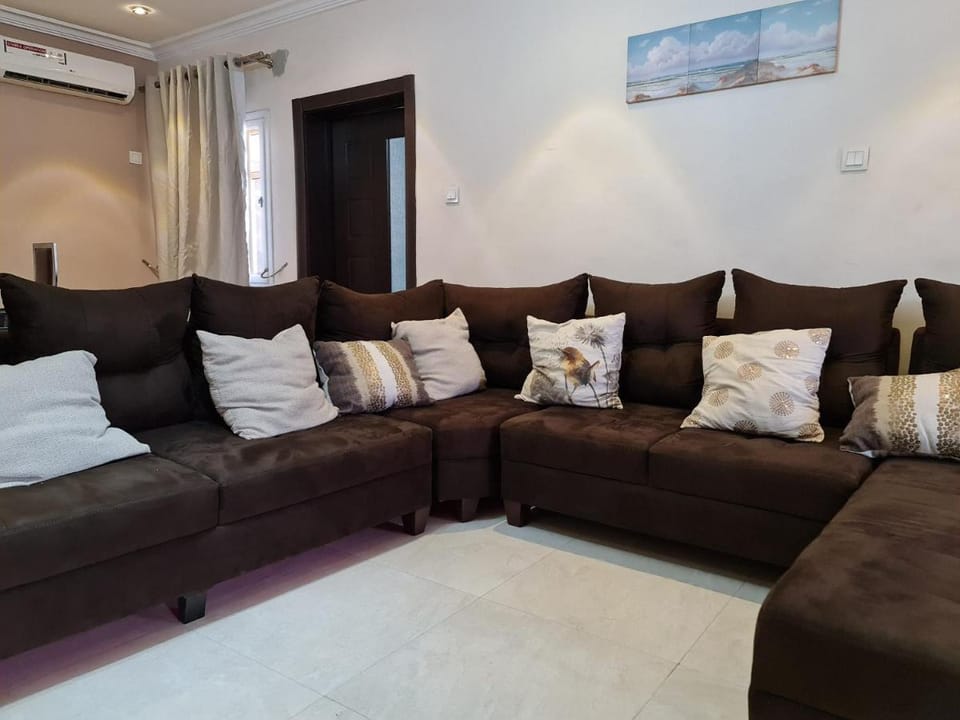 Lovely 3-Bedroom around Ogba, ikeja, Lagos. Vacation rental in Lagos