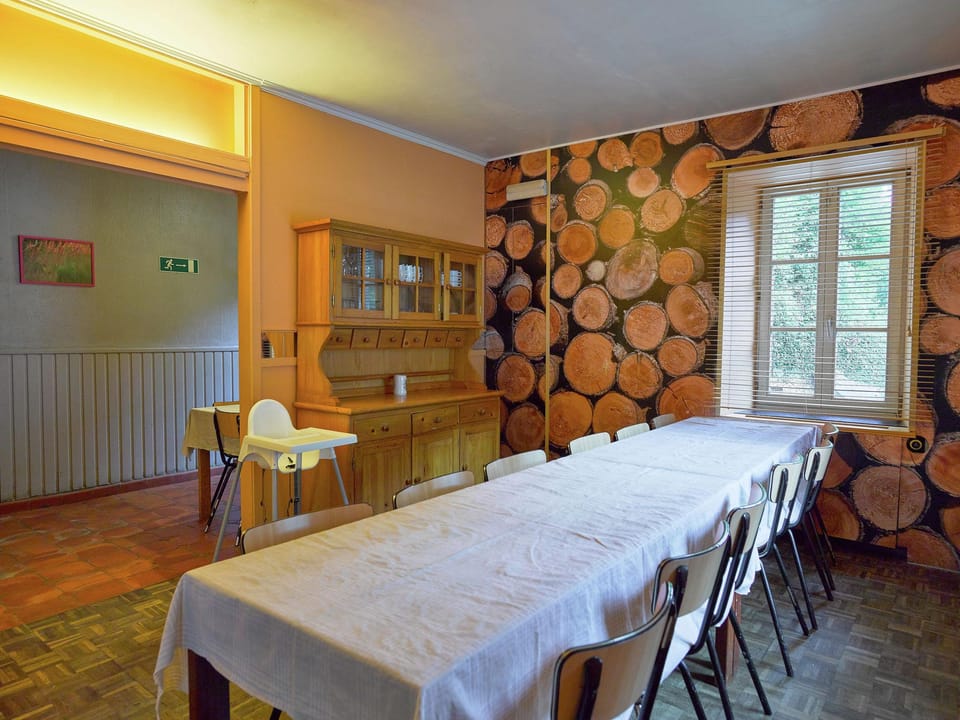 Spacious Family Home, Sosoye Vacation rental in Wallonia, Belgium