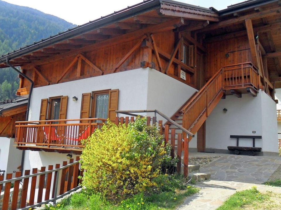 Apartment in Celledizzo near Ski Lift Apartment in Province of Brescia