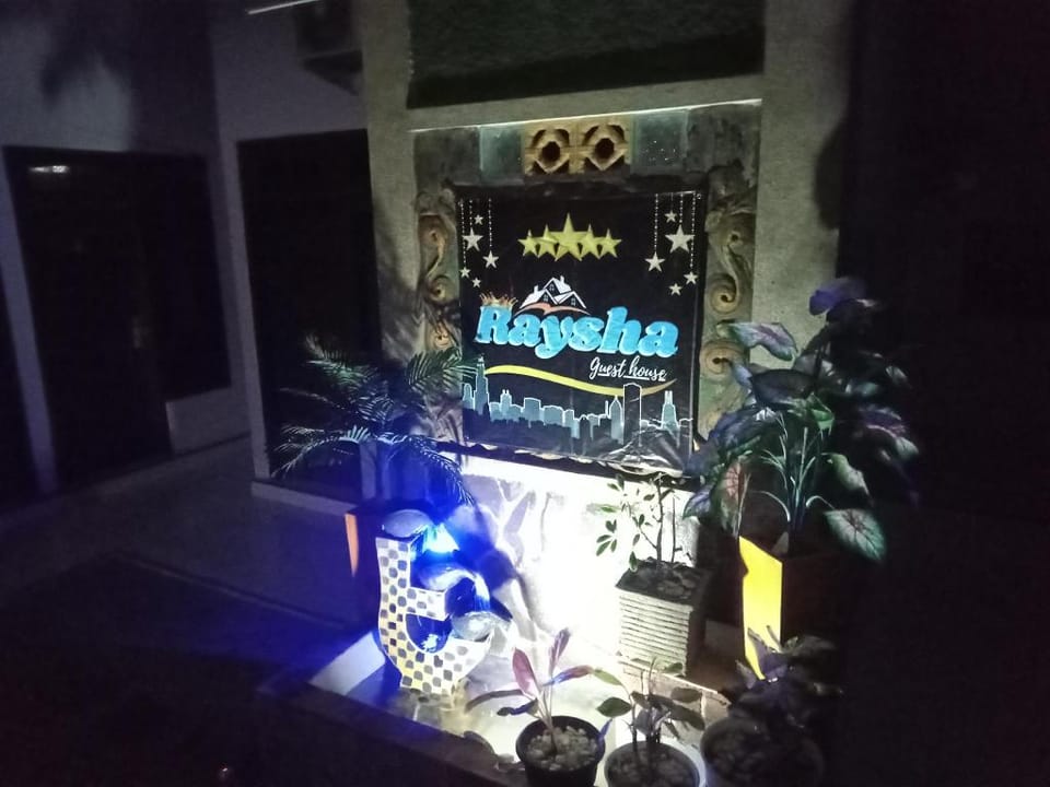 Raysha guest house Villa in East Java