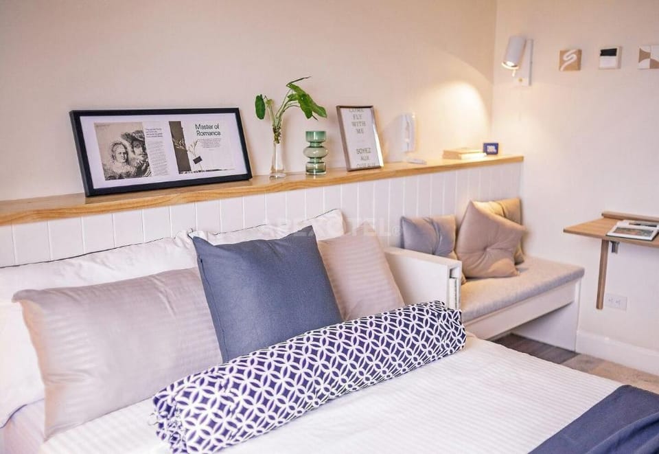 Astonishing Home Office Balcony Cebu CBD Furnished Apartment in Lapu-Lapu City