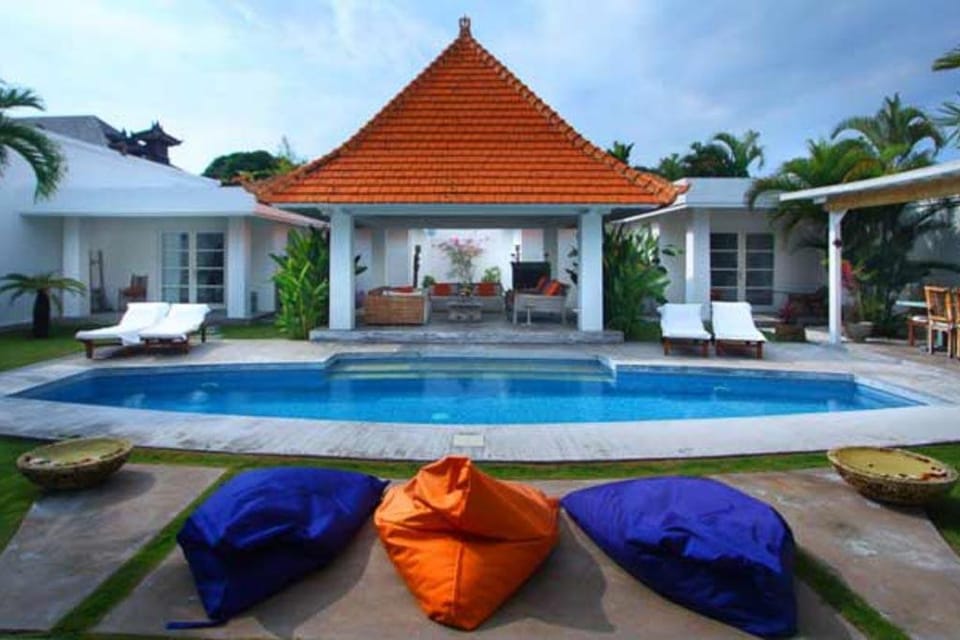 Villa Mutiara Putih by Optimum Bali Villas Villa in Kuta