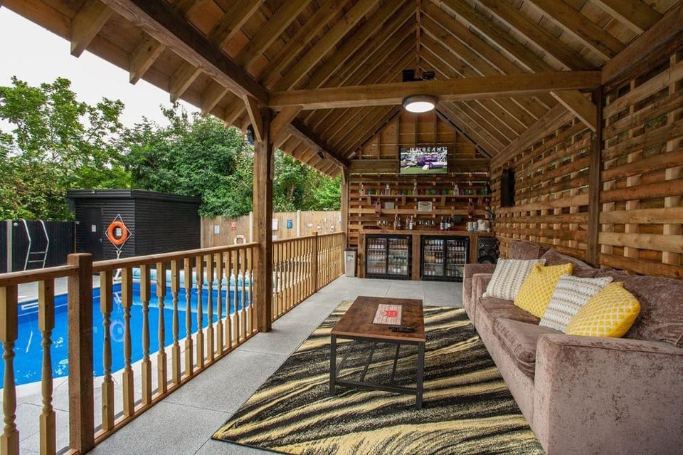 the barn swimming pool and hot tub stay Vacation rental in Dover District