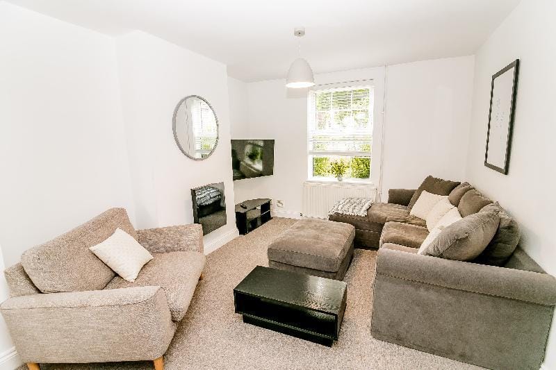 New city house, great location - with parking Vacation rental in Norwich