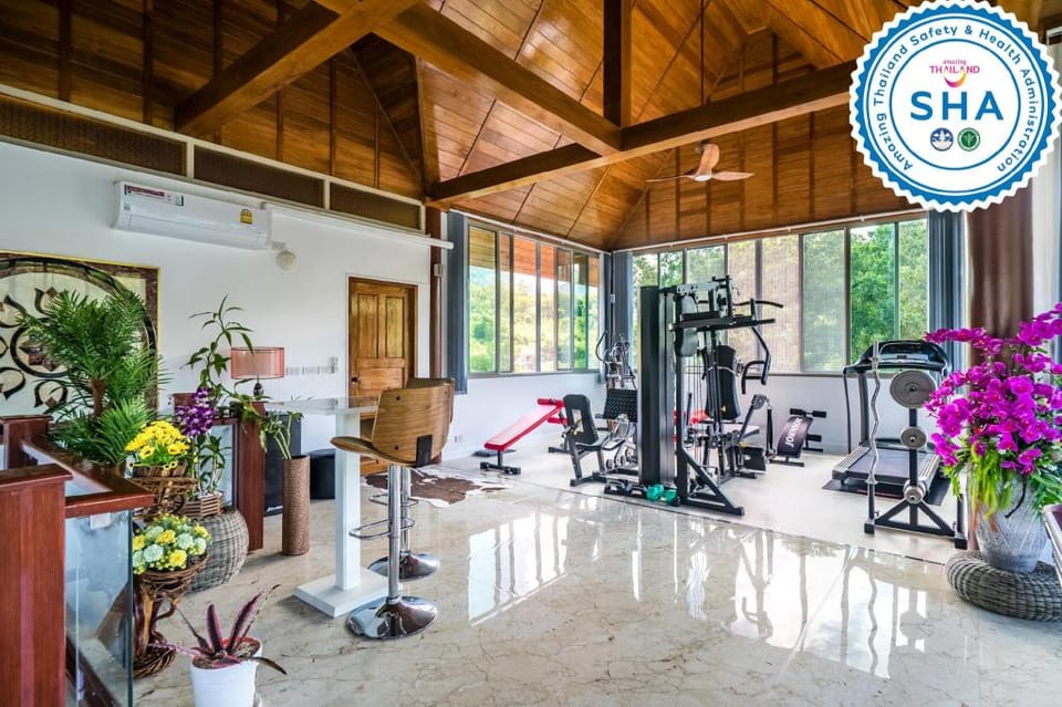 Fun-filled Holiday 4BR Villa Stan, Sauna & Gym Villa in Kamala