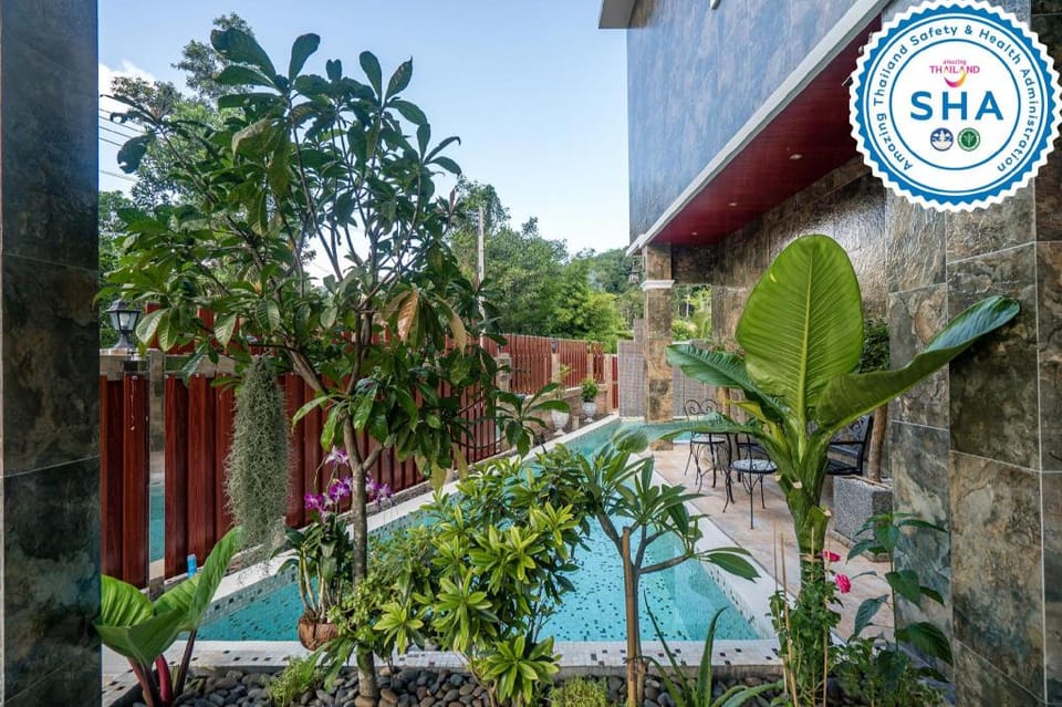 Fun-filled Holiday 4BR Villa Stan, Sauna & Gym Villa in Kamala