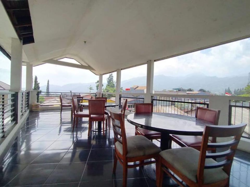 Hotel Arwana Safari Puncak RedPartner Hotel in Cisarua