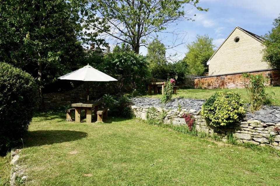 The Coach House and The Stable Apartment in Stroud