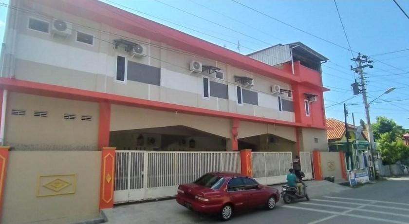 RedDoorz Syariah near Transmart Tegal Hotel in Indonesia